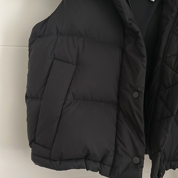 Lululemon Wunder Puff Cropped Vest - Picture 10 of 12